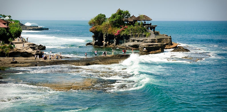 10 Gambar Pantai  Tanah  Lot Bali Mitos Ular Suci Tiket 