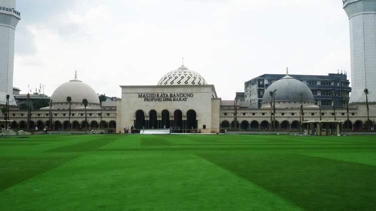 10 Gambar Masjid Raya Bandung  Jadwal Pengajian Hotel 